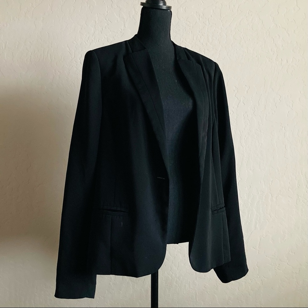 Forever 21+ Plus Sized Single Button Waist Length Black Blazer / Size 1X